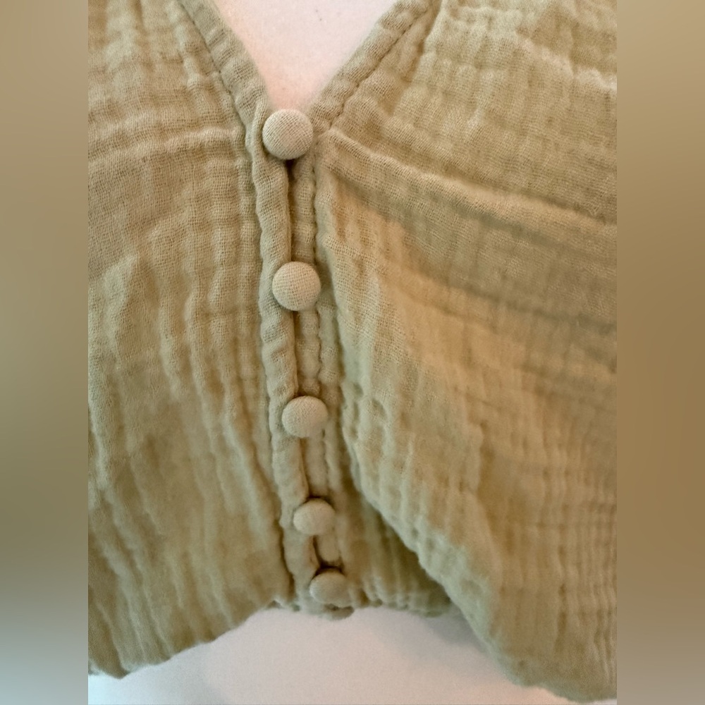 Forever 21. Pale Green Gauze Short Sleeve Crop Top. Size Small. - Picture 5 of 7
